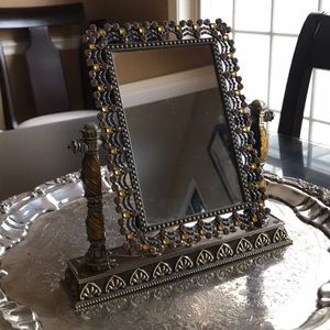 Antiqued Stones Tabled Top Mirror